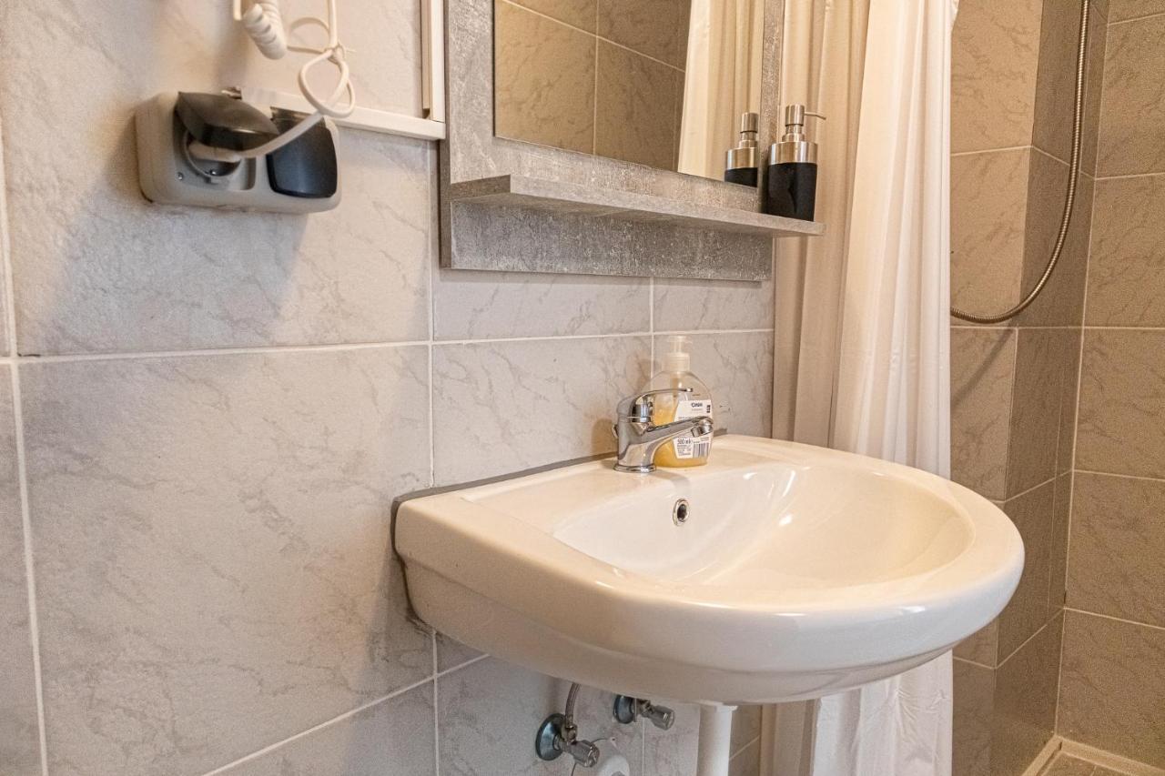 3 Standard Rooms Near Hauptbahnhof Wenen Buitenkant foto