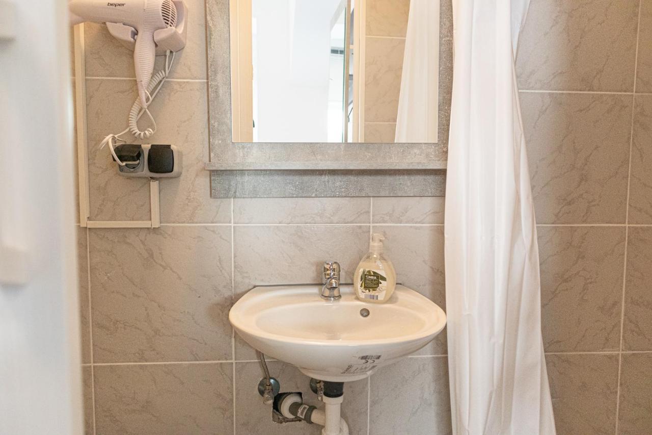 3 Standard Rooms Near Hauptbahnhof Wenen Buitenkant foto